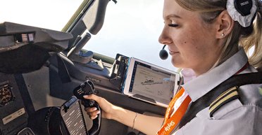 Конец мужской монополии. Как украинки завоевывают авиацию