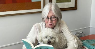 "Разом 45 років": жінка розказала про своє знайомство з чоловіком і стала зіркою мережі