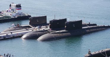 Пробоина на борту "Варшавянки" ВС РФ: новые фото подтвердили результативный удар дрона СБУ