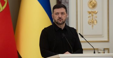 "Сьогодні мирної угоди немає": Зеленський не виключає тристоронню зустріч зі США та РФ