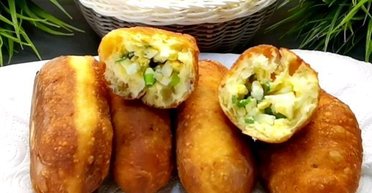 Самая вкусная начинка: рецепт жареных пирожков с зеленым луком и яйцом