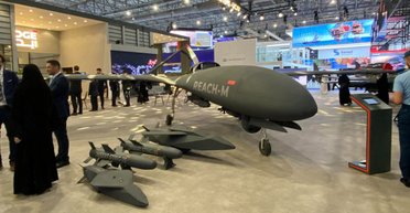 "Розумні" ракети, дрон REACH-M і полігон для БПЛА: що показали на військовій виставці в ОАЕ (фото)