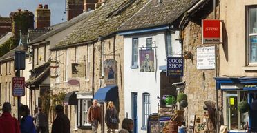 Небольшой городок "потерялся во времени": люди там живут, как 100 лет назад (фото)