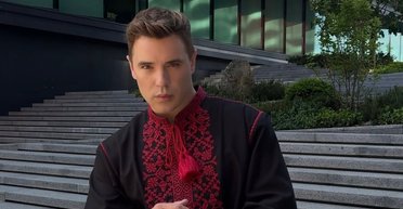 Известный украинский певец показался с новой девушкой: кто она такая (фото)