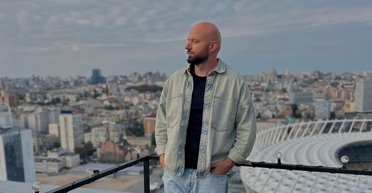 Ведущий Слава Демин признался, что пережил потерю ребенка: "Хотелось плакать"