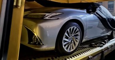 Camry на максималках: новый седан Lexus заметили до презентации (фото)