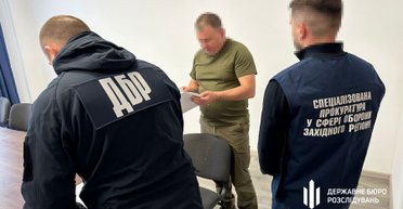 Головний військком Рівненщини побив військовослужбовця: його затримало ДБР (відео)