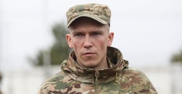 "Прошло 2 года": Прокопенко из "Азова" показал фото переговоров во время боев в Мариуполе (фото)