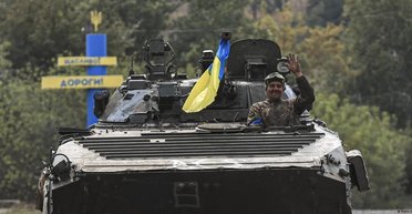 Повністю заборонити бюджетні витрати: як навчиться витрачати гроші на ЗСУ, а не на серіали та бруківку