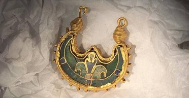 Редчайший артефакт. В Дании обнаружили серьгу вождя викингов возрастом 1000 лет (фото)