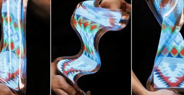 Новий дисплей LG скручується і витримує 10 000 розтягувань: навіщо він потрібен (відео)