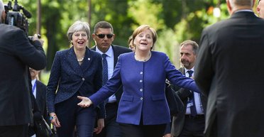 Как уйти по-английски. Тереза Мэй сохраняет свой пост и продолжает готовить выход Великобритании из ЕС