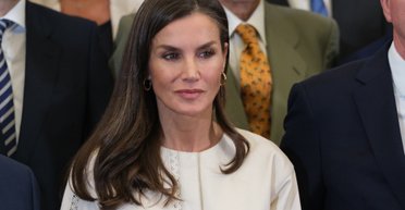 Королева Летиция продемонстрировала идеальный брючный костюм на осень (фото)