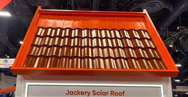 Вместо панелей на крыше: Jackery представила солнечную черепицу с КПД 25% (фото)