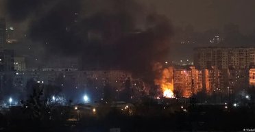 Россия ударила по Харькову дронами: повреждены автобусы и гипермаркет в разных районах, детали