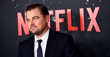 Без своєї дівчини: Леонардо Ді Капріо провів час у компанії іншої моделі (фото)