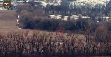 "Красиво": ВСУ молниеносно уничтожили 3 танка РФ, которые пошли на штурм их позиций (видео)