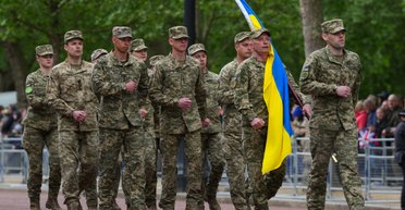 Украинские военные приняли участие в параде в Британии к 80-летию Дня Победы