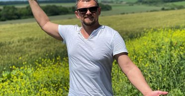 Зірка серіалу "Віталька" розповів, де проходить військову службу