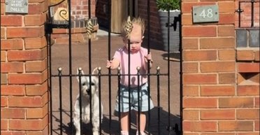 Сюрприз від бабусі: мама не впізнала свою доньку після дня у родичів (відео)