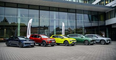 Немецкие эксперты определили лучшие авто года: доминируют электромобили и кроссоверы (фото)