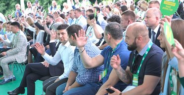 Тренду вопреки. Добегут ли "слуги народа" до финиша местных выборов раньше, чем обнулится Зе-рейтинг