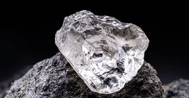 Другий за кілька тижнів: фермер знайшов алмаз вагою 6,65 карата (фото)