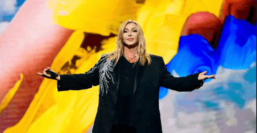 Ірина Білик несподівано показалася із синами: де вони живуть (фото)