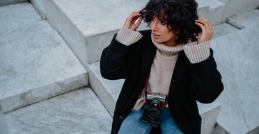 Стильна багатошаровість: 6 ефектних ансамблів для холодної погоди