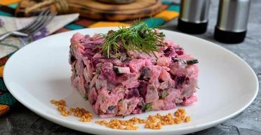 "Шуба", но не совсем: рецепт шведского салата с селедкой