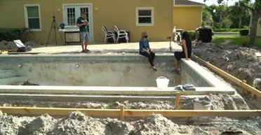 Пропонував знижки: у США будівельник басейнів вкрав у клієнтів $1,5 млн (відео)