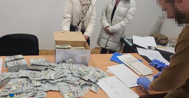 Изъяли почти 1 млн долларов наличными: в СБУ подтвердили арест экс-главы ВЛК в Чернигове (фото)