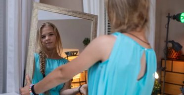 Добрий жест обернувся зрадою: мачуха в люті після вчинку падчерки