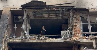 Вагітна дружина нардепа від "Слуги народу" показала, що залишилося від їхньої квартири в Києві (фото)