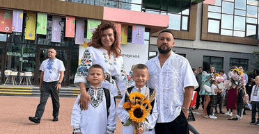 Монатик, Мішина та Педан: українські зірки відправили дітей до школи 1 вересня 2023 (фото)