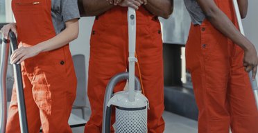 Гастарбайтери, репатріанти, пенсіонери: хто й коли відбудує Україну