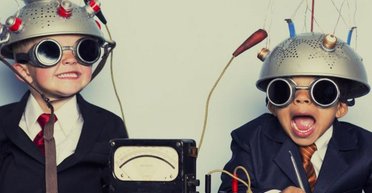 Привет, Большой Брат! Как будет выглядеть мир, в котором Google и Facebook знают о вас все