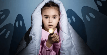 Боязнь темряви у дітей: причини появи і як із цим боротися