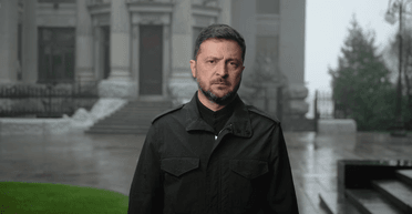 "Прекратите политические игрища": Зеленский в своей речи призвал украинцев к единству (видео)