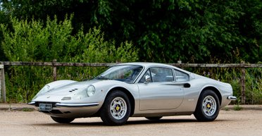 На аукцион выставили редкий 51-летний суперкар Ferrari легенды рок-н-ролла (фото)