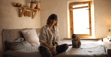 Повернулася із США в село: як жінка одна живе на українському хуторі (відео)