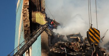 В Тернополе из-под завалов живым достали юношу: он пробыл под руинами более 8 часов