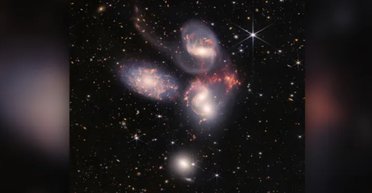 Астрономи виявили дуже рідкісне зіткнення п'яти галактик у ранньому Всесвіті (фото)