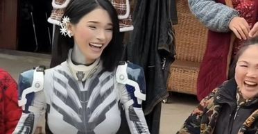 Дівчина витратила $140 тисяч доларів, щоб стати гуманоїдом: який вигляд вона має зараз (фото)