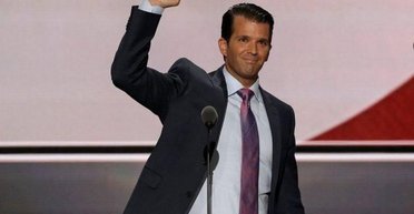 Сын Трампа опубликовал твит о смерти отца, а позже заявил о взломе: что известно