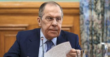 "Не скрывает планов по подготовке войны": Лавров назвал "главное препятствие" на пути к миру