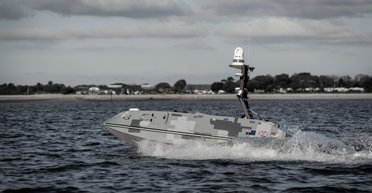 Несет ударные БПЛА: представлен новый "разрушительный" морской дрон MARS