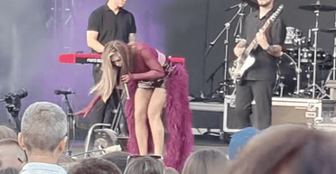 Віра Брежнєва співала російською під фонограму та ледь не впала зі сцени