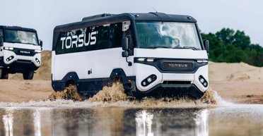 Украинцы презентовали впечатляющий внедорожный автобус для самых суровых условий (фото)