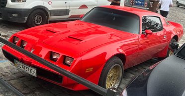 Легенда 70-х: во Львове заметили знаменитый американский спорткар (фото)